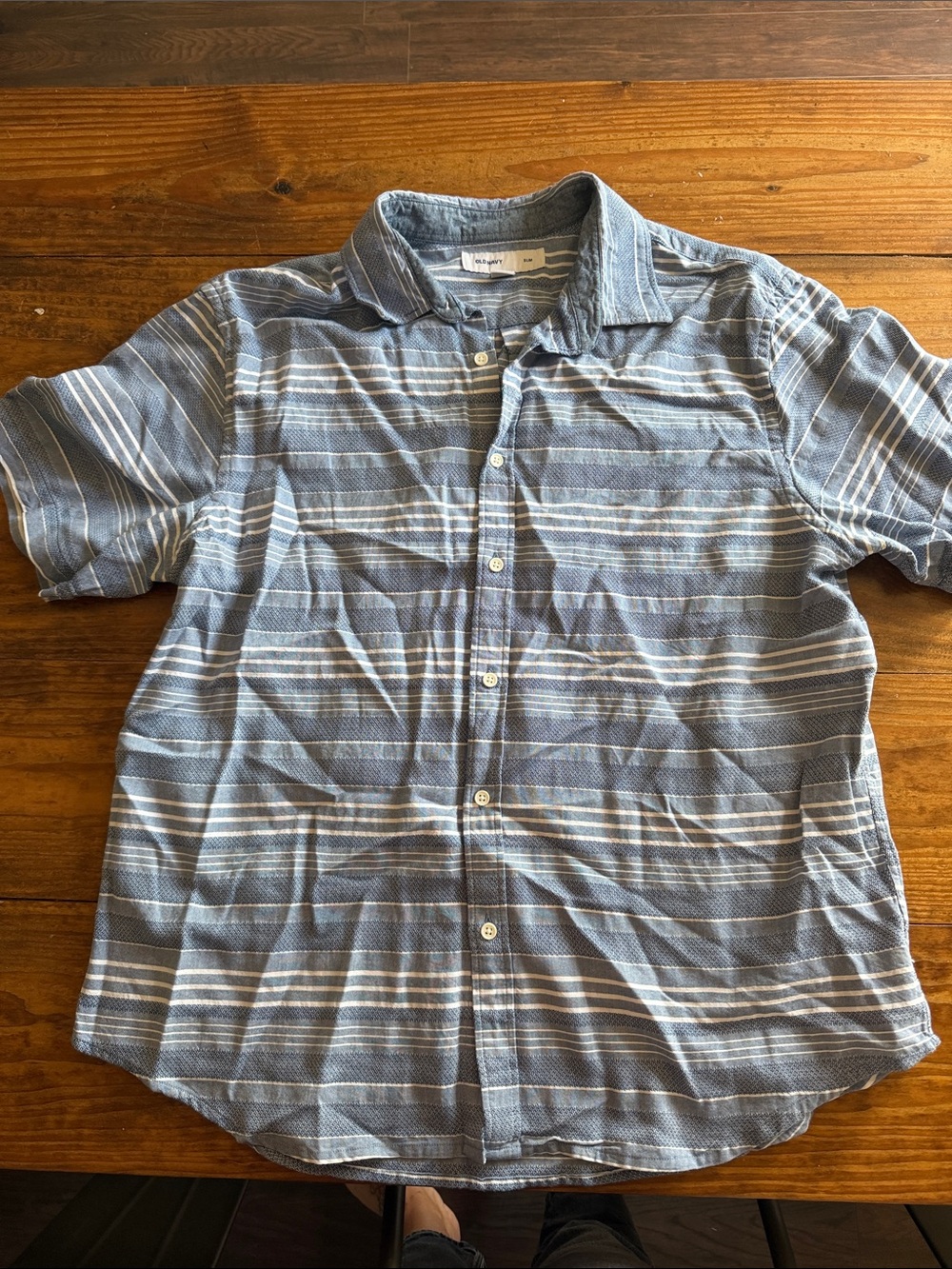 Old Navy chambray Blue and White Striped Short-Sleeve Button-Down Shirt